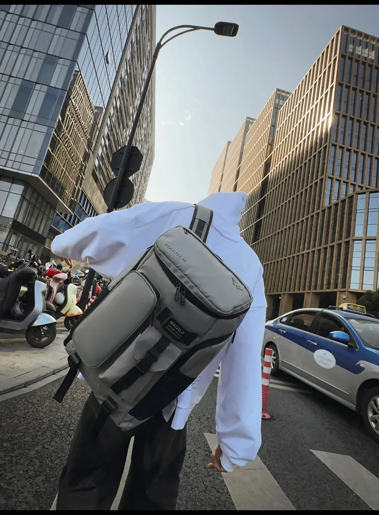 Men's New Large Capacity Waterproof Travel Backpack Stylish And Versatile Computer Bag Casual Oxford Cloth Street Style display picture 3