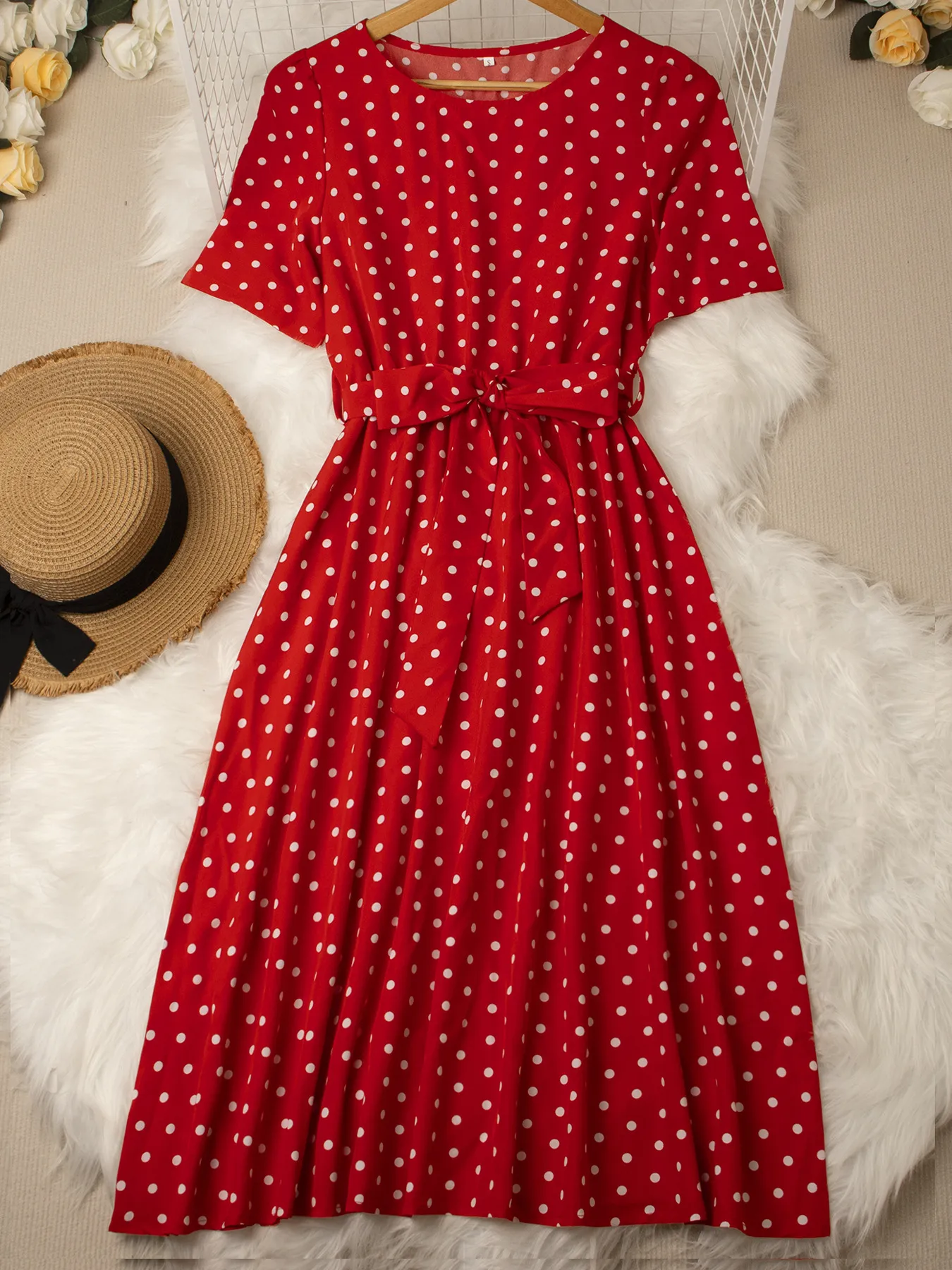Elegant Retro Women's Dress Round Neck Short Sleeves And Dots Printed Waist-Controlled Full Skirt Mid-Length Dress Dress Suitable For Commuting display picture 3