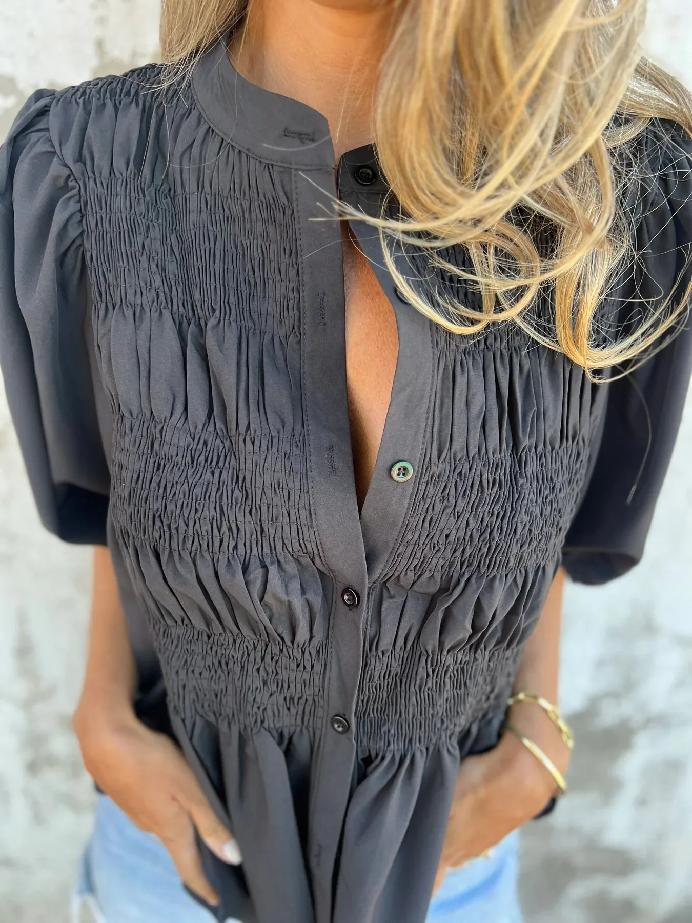 Casual Fashion Short Sleeve Round Neck Button Solid Color Shirt Women's T-shirt Comfortable Breathable Elastic Waist Design display picture 6