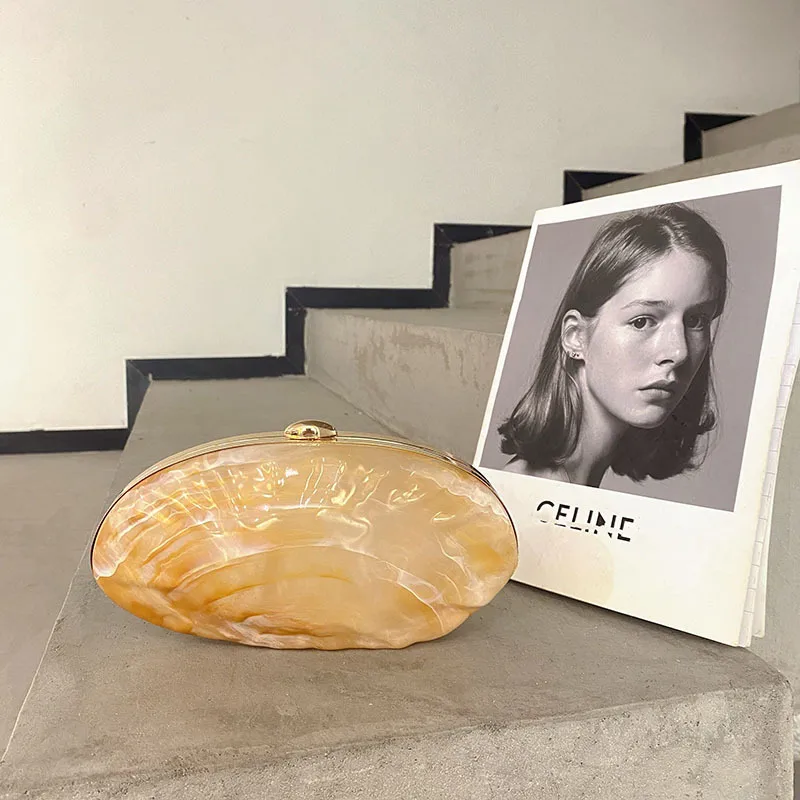 French Style Marble Pattern Acrylic Shell Handbag Clutch Messenger Bag Elegant Party Box-Shaped Shoulder Bag Small Size Urban Style display picture 11