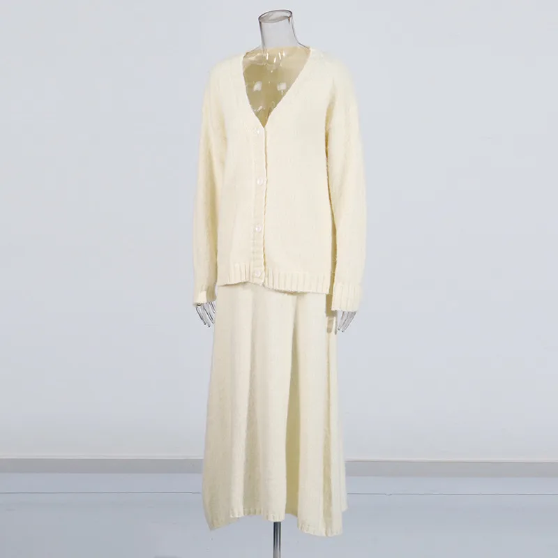 Fashionable Casual Knitted Set Women's V-neck Open Cardigan Plus Gentle Solid Color Mini Skirt Two-piece Trendy Cotton Polyester Clothing display picture 4