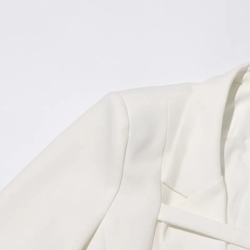 Slim Fit Solid Color Suit Coat Women New Style Casual Long Sleeve Button Design Belt Design Splicing Coat display picture 9