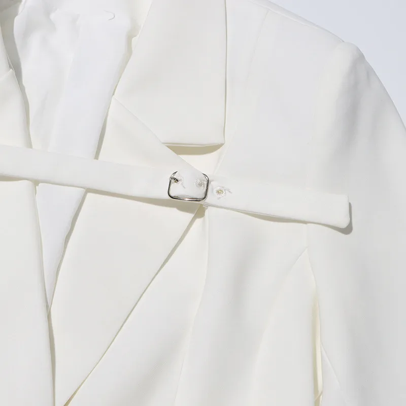 Slim Fit Solid Color Suit Coat Women New Style Casual Long Sleeve Button Design Belt Design Splicing Coat display picture 11