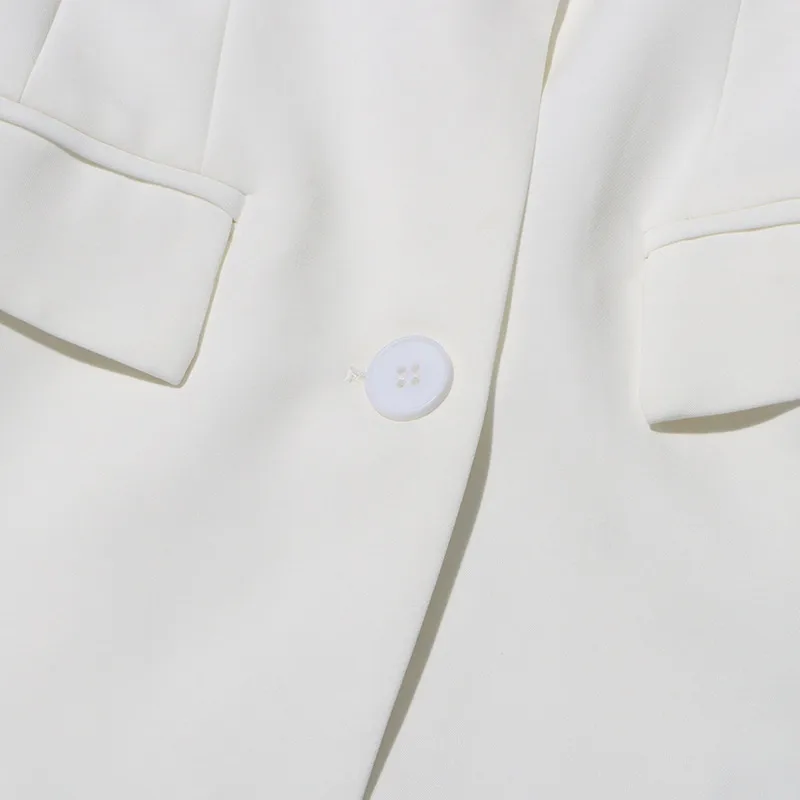 Slim Fit Solid Color Suit Coat Women New Style Casual Long Sleeve Button Design Belt Design Splicing Coat display picture 12