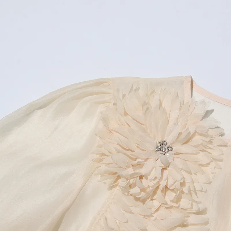Elegant Round Neck Lantern Sleeve Shirt Women's Fashion Design Floral Stitching Diamond Decorative Shirt Vintage Art Style display picture 13