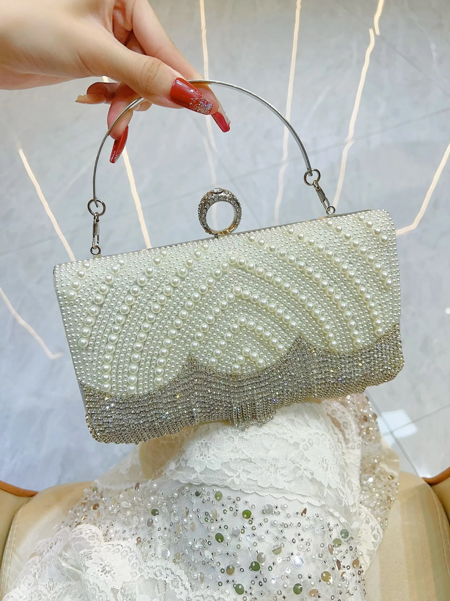 Elegant Pearl Rhinestone Evening Bag Women's Handbag Shoulder Messenger Tassel Handle Urban Simple Style Square Bag display picture 9