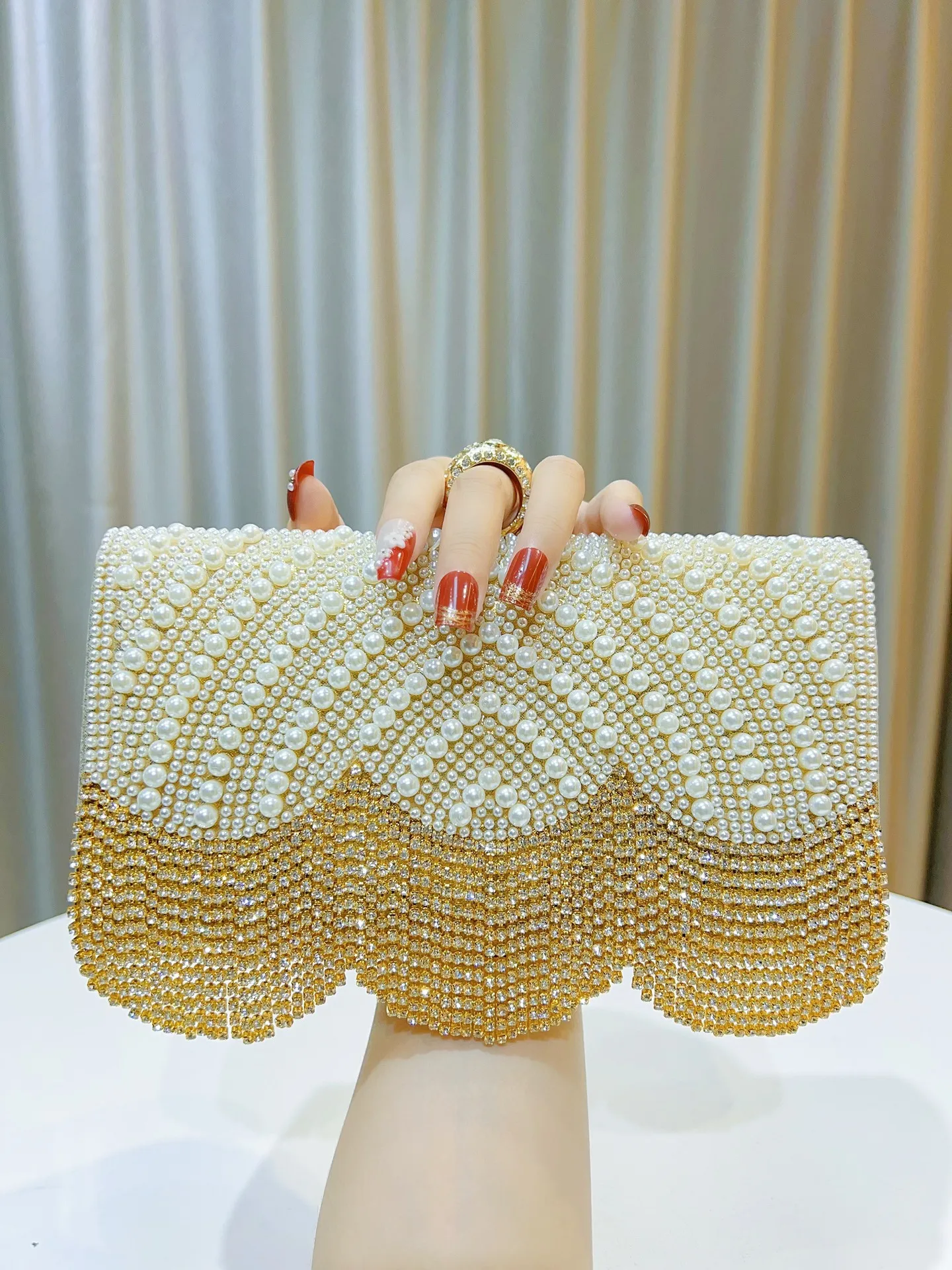 Elegant Pearl Rhinestone Evening Bag Women's Handbag Shoulder Messenger Tassel Handle Urban Simple Style Square Bag display picture 13