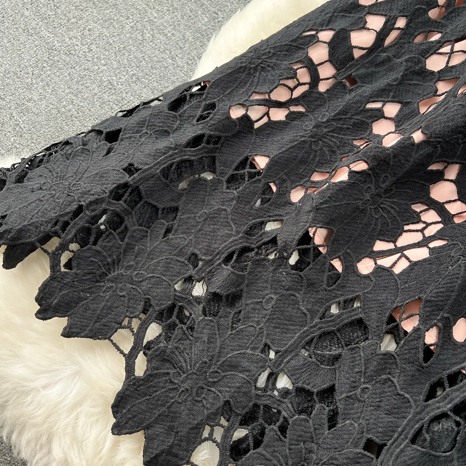 Spring Heavy Water Soluble Lace Mid-Length Dress Vacation Skirt Elegant High Waist A- Line Skirt Short Sleeve Floral Pattern Dress display picture 17