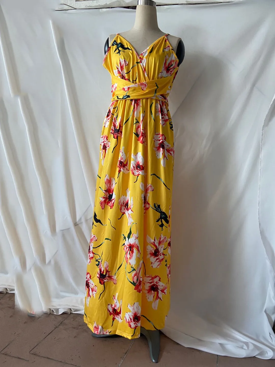 Fashion Print Beach Dress Women Strapless Maxi Skirt High Waist Ankle Length V-neck Sleeveless Expansion Skirt Suitable For Spring And Summer Season display picture 18