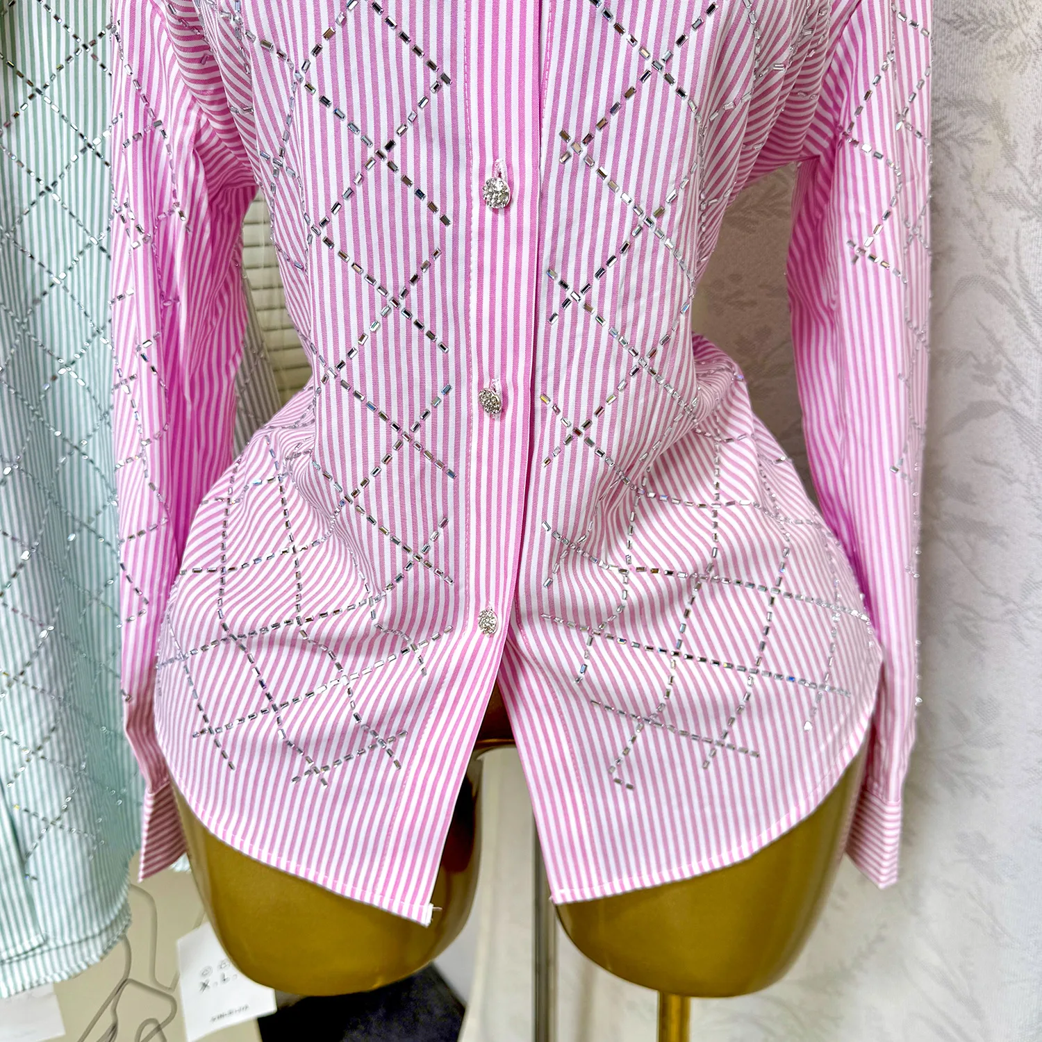 Elegant French Style Women Blouse  Summer Diamond Decoration Loose-Fitting Thin Long Sleeve Casual Blouse With Diamond Pattern display picture 8