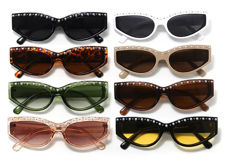Triangle Cat-Eye Sunglasses Diamond-Embedded Fashion Sunscreen  Style High-End Sunglasses display picture 4
