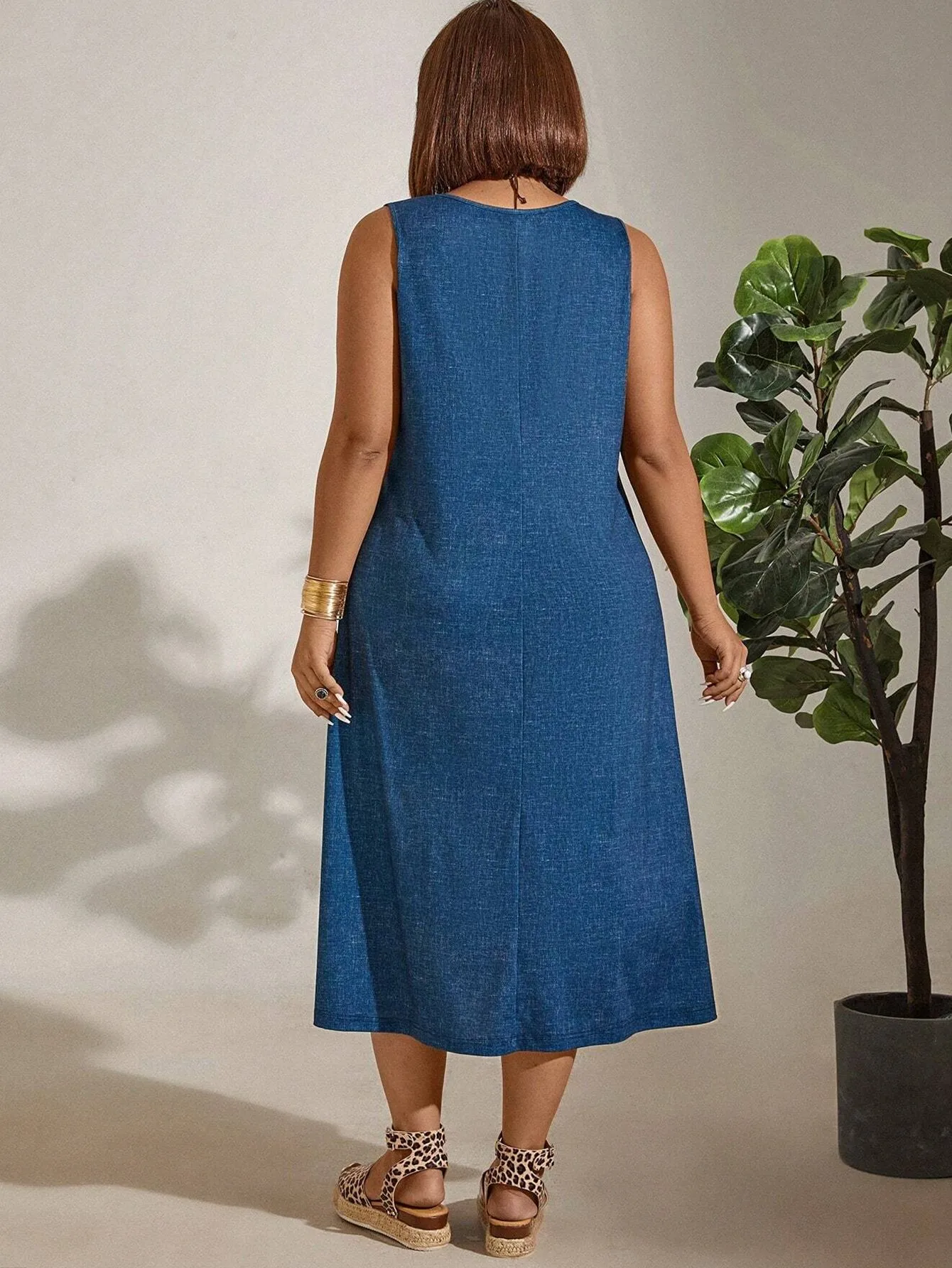 Elegant Commuter Style Plus Size Women's Dress Round Neck Pocket Sleeveless Solid Color Ankle-Length Polyester Umbrella Skirt display picture 2