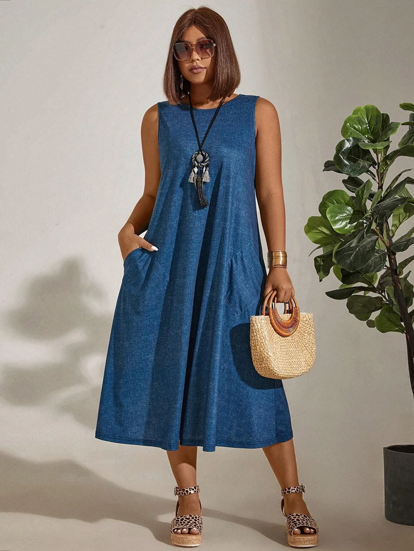 Elegant Commuter Style Plus Size Women's Dress Round Neck Pocket Sleeveless Solid Color Ankle-Length Polyester Umbrella Skirt display picture 3