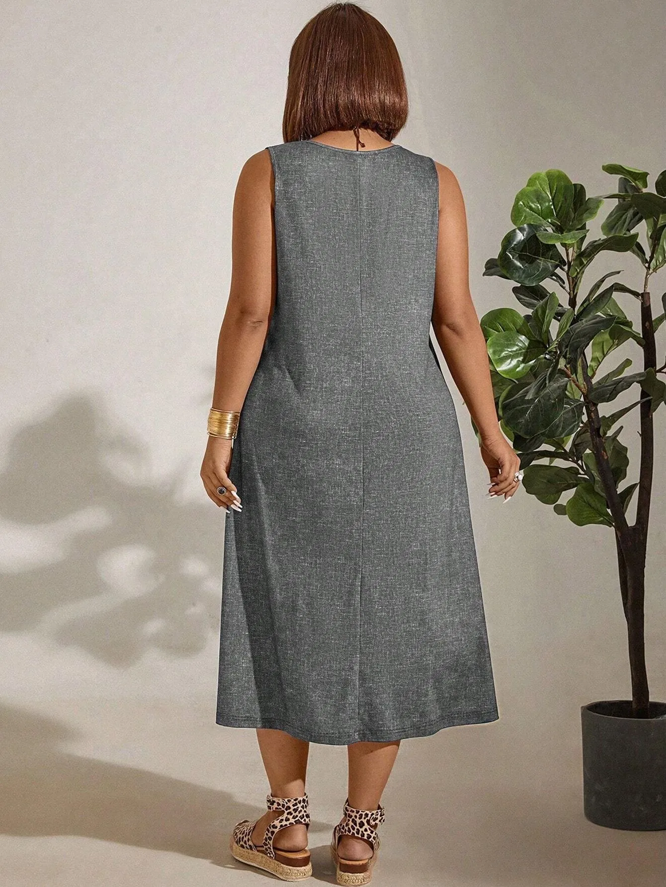 Elegant Commuter Style Plus Size Women's Dress Round Neck Pocket Sleeveless Solid Color Ankle-Length Polyester Umbrella Skirt display picture 5