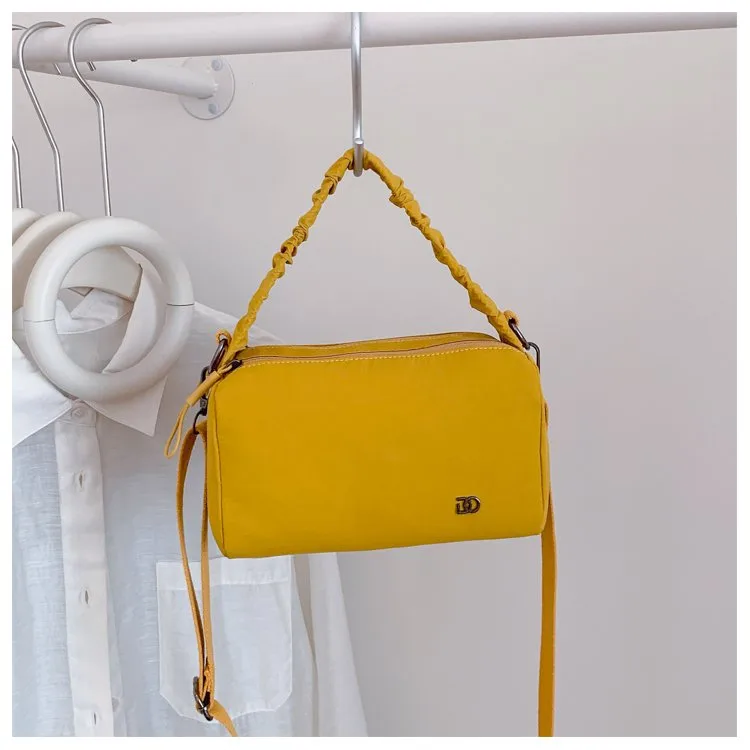 Women's Nylon Solid Color Streetwear Square Zipper Shoulder Bag display picture 2