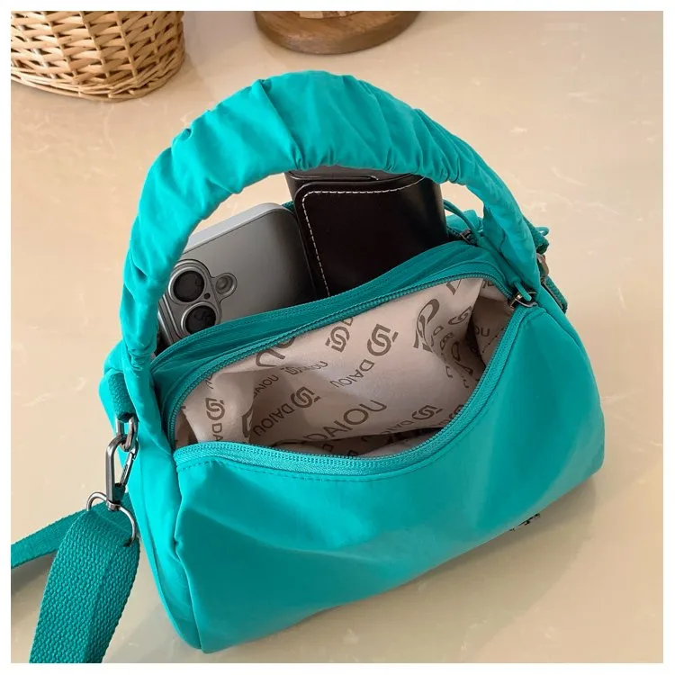 Women's Nylon Solid Color Streetwear Square Zipper Shoulder Bag display picture 20