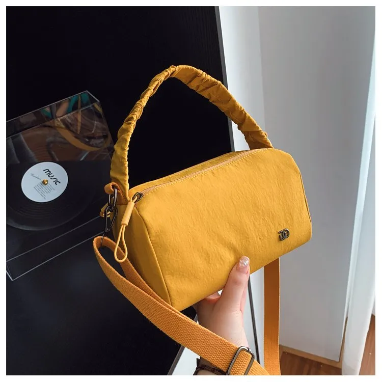 Women's Nylon Solid Color Streetwear Square Zipper Shoulder Bag display picture 9