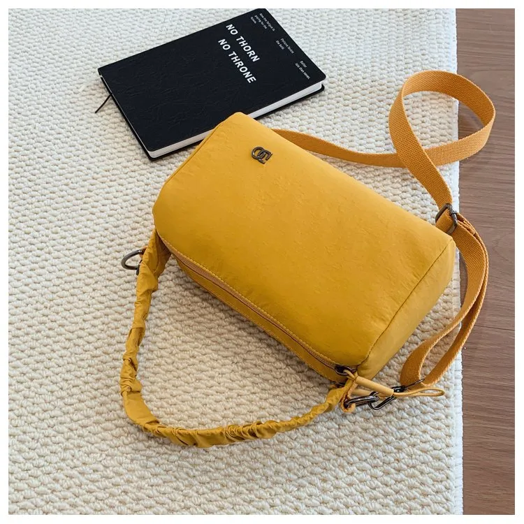 Women's Nylon Solid Color Streetwear Square Zipper Shoulder Bag display picture 23