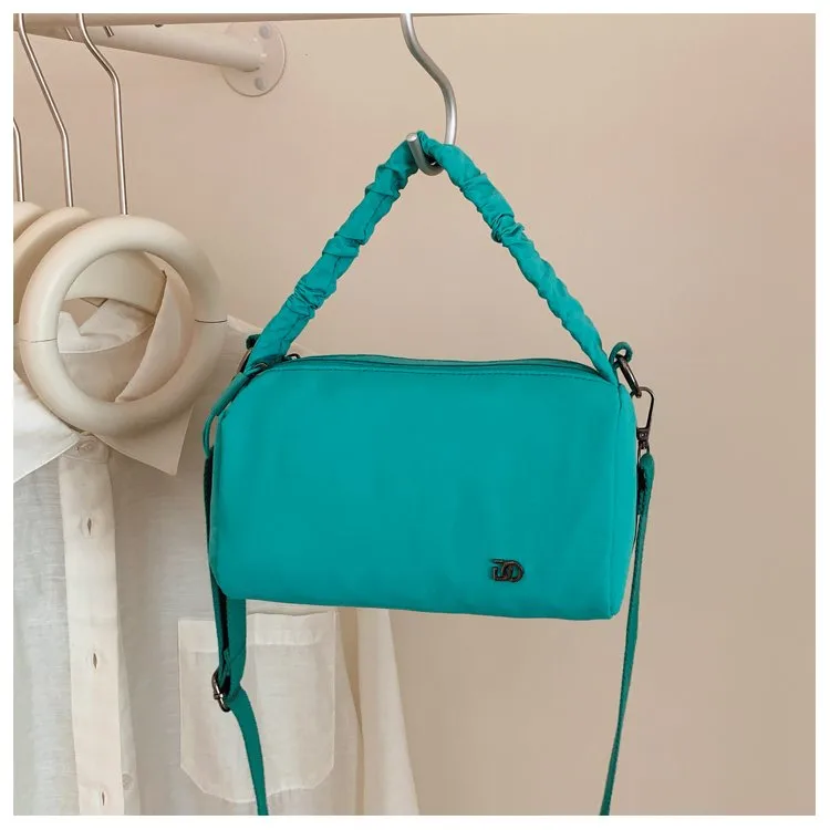 Women's Nylon Solid Color Streetwear Square Zipper Shoulder Bag display picture 13