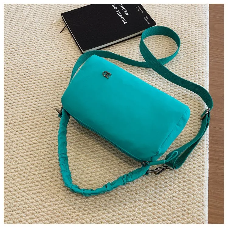 Women's Nylon Solid Color Streetwear Square Zipper Shoulder Bag display picture 24