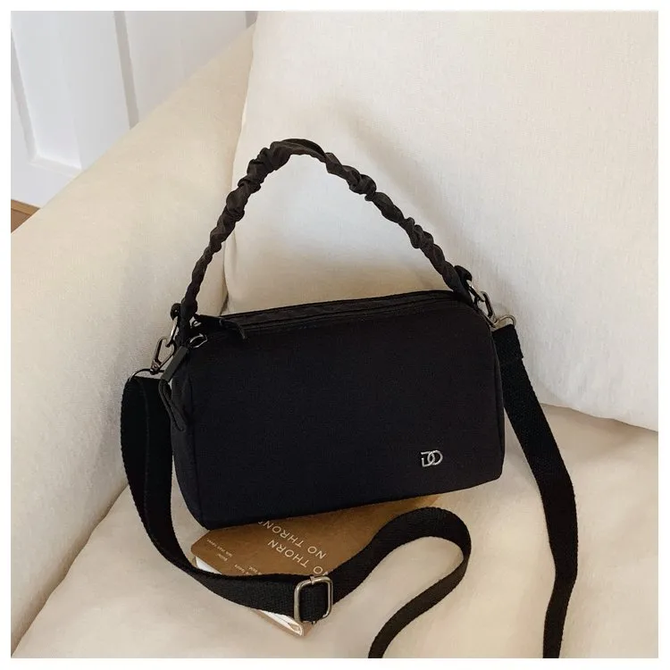 Women's Nylon Solid Color Streetwear Square Zipper Shoulder Bag display picture 14