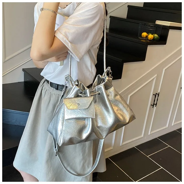 Women's Pu Leather Solid Color Streetwear Dumpling Shape String Shoulder Bag Tote Bag display picture 6