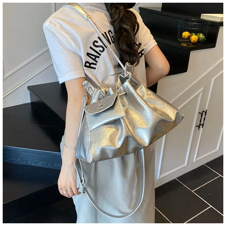 Women's Pu Leather Solid Color Streetwear Dumpling Shape String Shoulder Bag Tote Bag display picture 9
