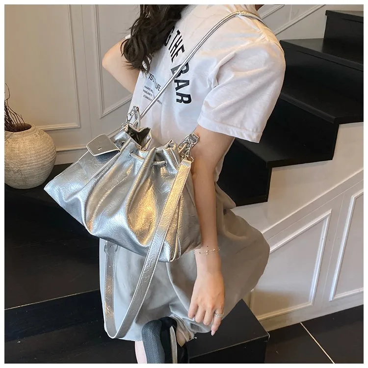 Women's Pu Leather Solid Color Streetwear Dumpling Shape String Shoulder Bag Tote Bag display picture 14
