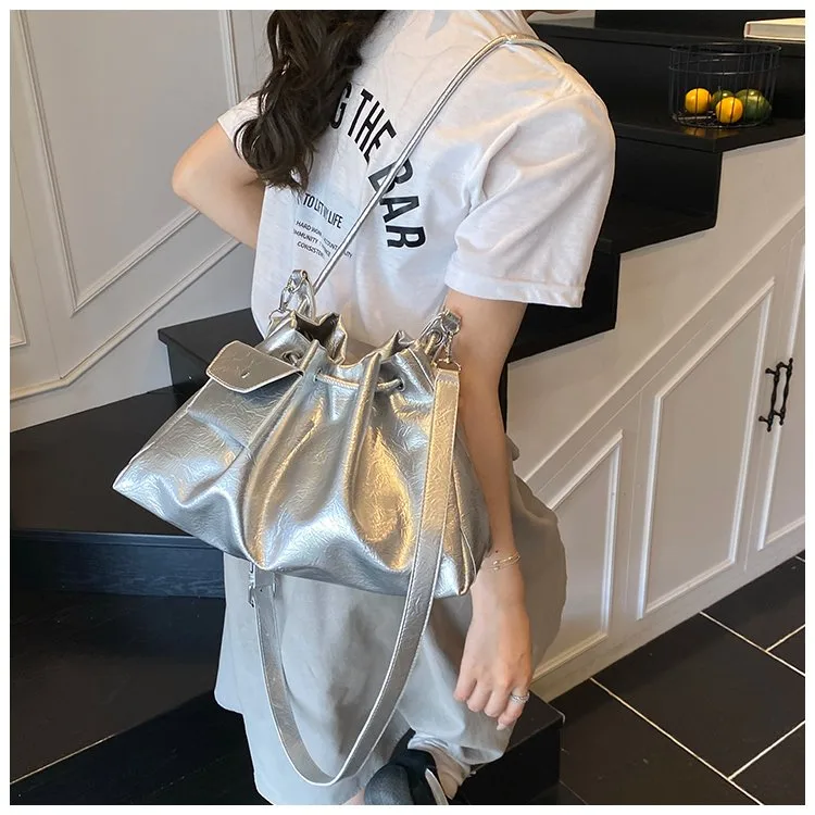 Women's Pu Leather Solid Color Streetwear Dumpling Shape String Shoulder Bag Tote Bag display picture 19
