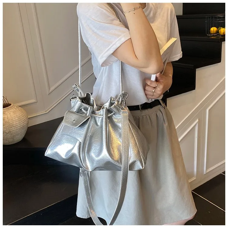 Women's Pu Leather Solid Color Streetwear Dumpling Shape String Shoulder Bag Tote Bag display picture 20
