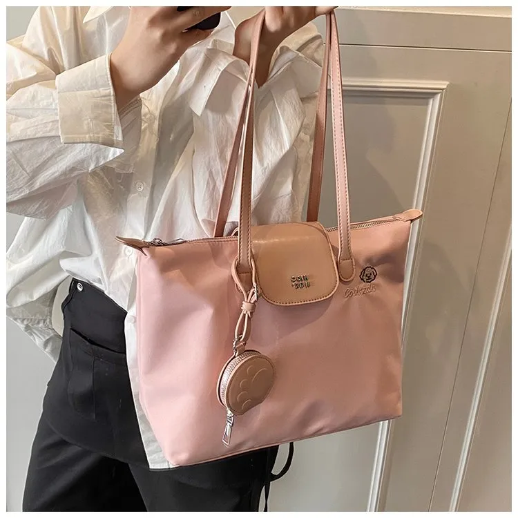 Women's Pu Leather Nylon Color Block Streetwear Square Zipper Shoulder Bag Tote Bag display picture 6
