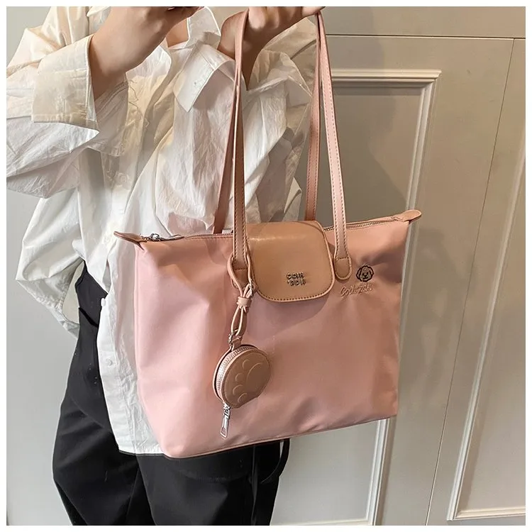 Women's Pu Leather Nylon Color Block Streetwear Square Zipper Shoulder Bag Tote Bag display picture 11