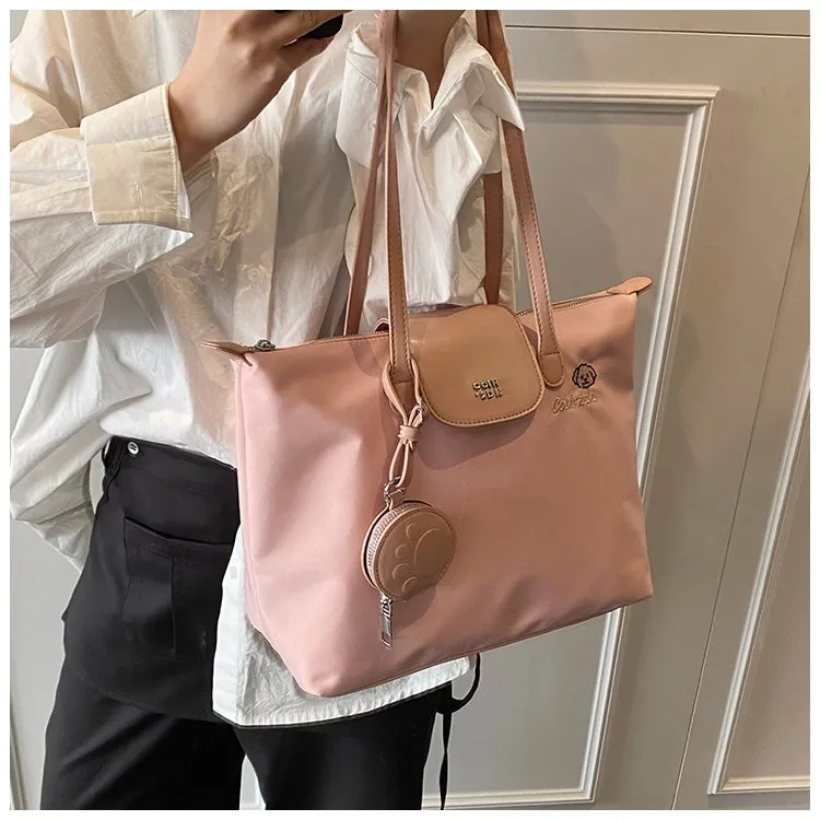 Women's Pu Leather Nylon Color Block Streetwear Square Zipper Shoulder Bag Tote Bag display picture 14