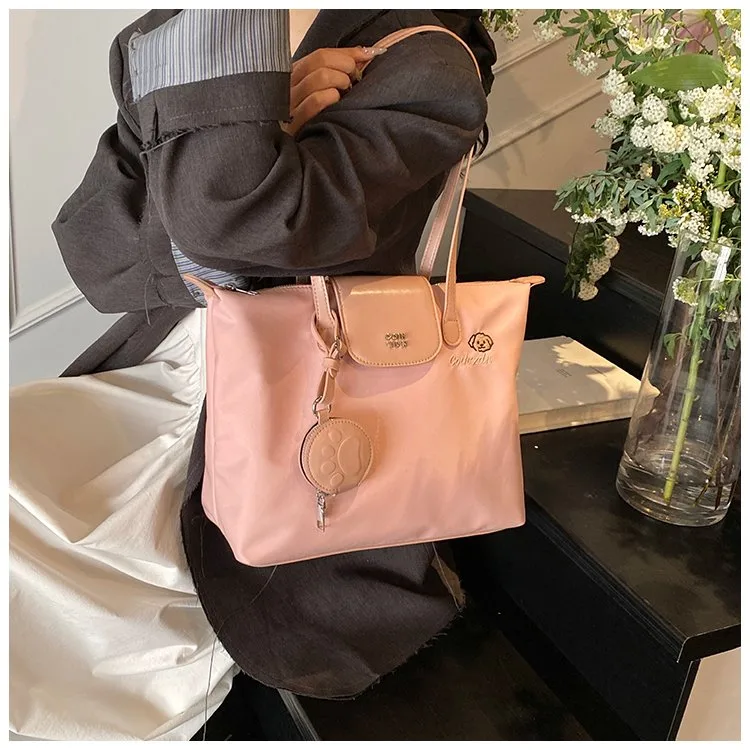 Women's Pu Leather Nylon Color Block Streetwear Square Zipper Shoulder Bag Tote Bag display picture 20