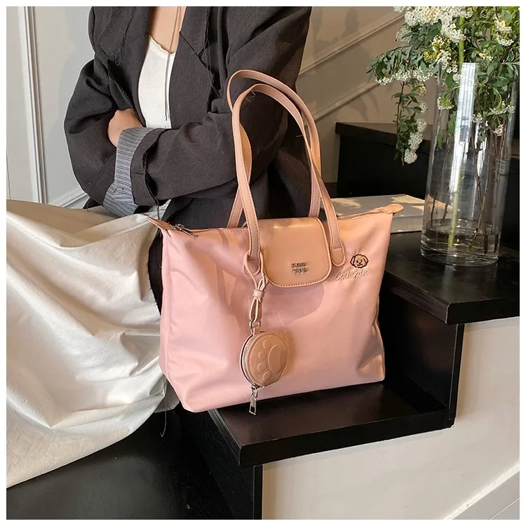 Women's Pu Leather Nylon Color Block Streetwear Square Zipper Shoulder Bag Tote Bag display picture 24