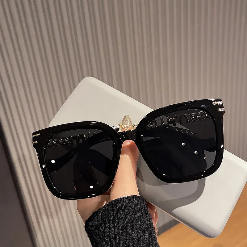 Fashion Women's Square Chain Sunglasses Thin Looking Fashion Glasses Chic Feeling Travel Style Sunscreen Brown Black display picture 2