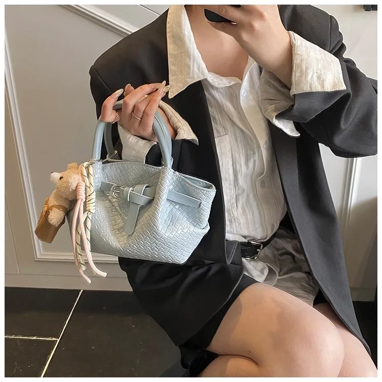 Ladies Casual Pure Color Square Artificial Leather Shoulder Bag With Pendant Street Style Cute Zipper Closure Handbag For All Seasons display picture 10