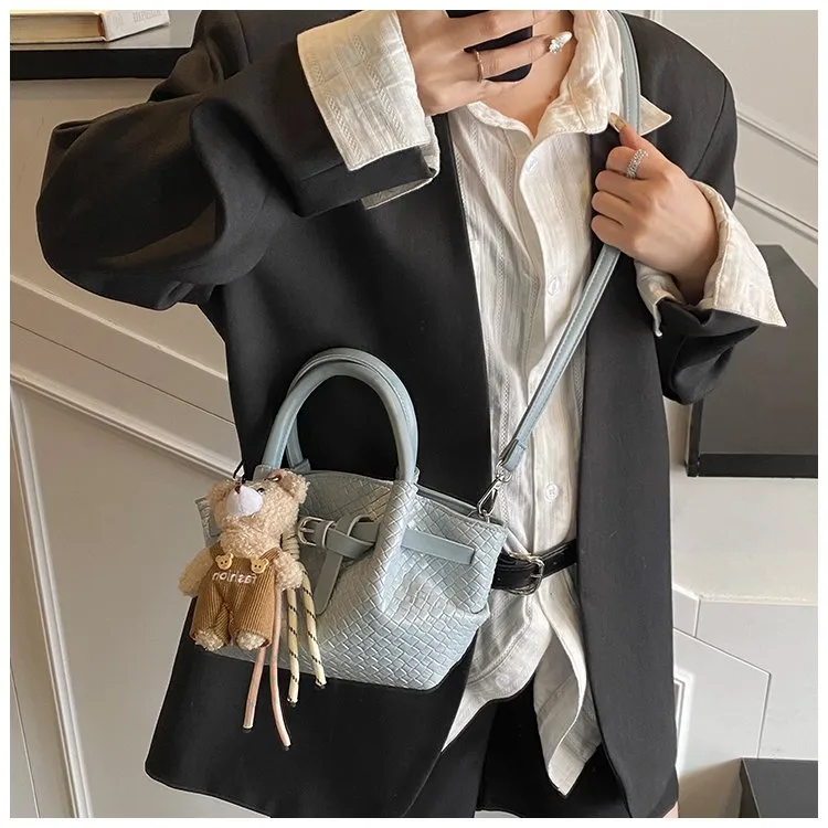 Ladies Casual Pure Color Square Artificial Leather Shoulder Bag With Pendant Street Style Cute Zipper Closure Handbag For All Seasons display picture 15