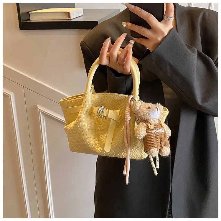 Ladies Casual Pure Color Square Artificial Leather Shoulder Bag With Pendant Street Style Cute Zipper Closure Handbag For All Seasons display picture 17