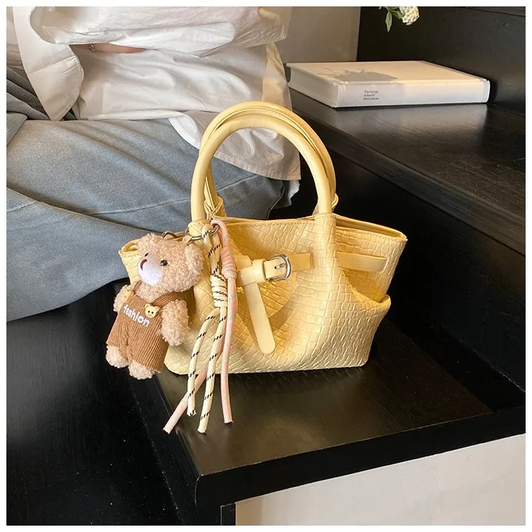 Ladies Casual Pure Color Square Artificial Leather Shoulder Bag With Pendant Street Style Cute Zipper Closure Handbag For All Seasons display picture 29