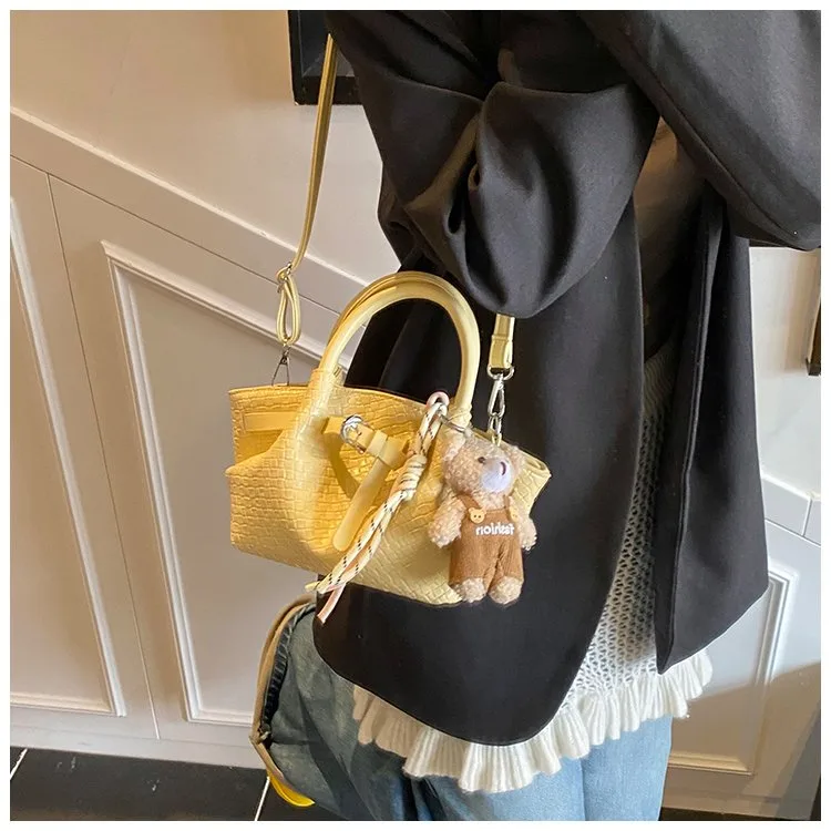 Ladies Casual Pure Color Square Artificial Leather Shoulder Bag With Pendant Street Style Cute Zipper Closure Handbag For All Seasons display picture 28