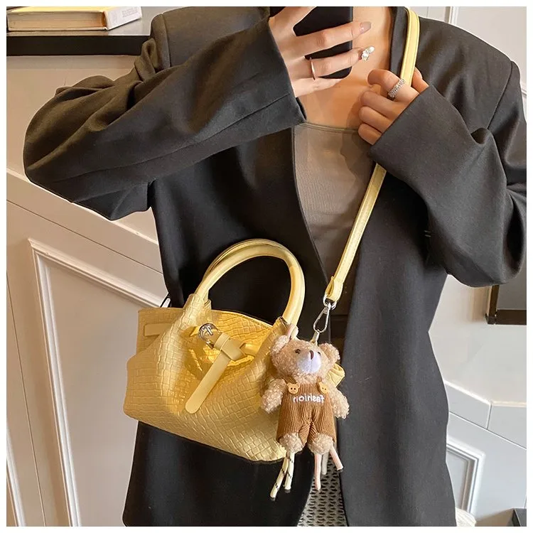 Ladies Casual Pure Color Square Artificial Leather Shoulder Bag With Pendant Street Style Cute Zipper Closure Handbag For All Seasons display picture 23