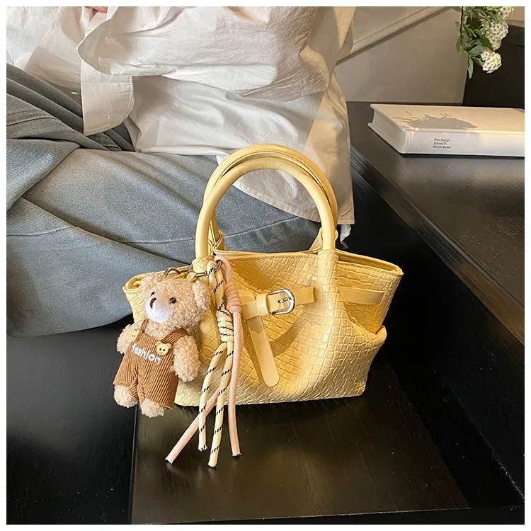 Ladies Casual Pure Color Square Artificial Leather Shoulder Bag With Pendant Street Style Cute Zipper Closure Handbag For All Seasons display picture 25