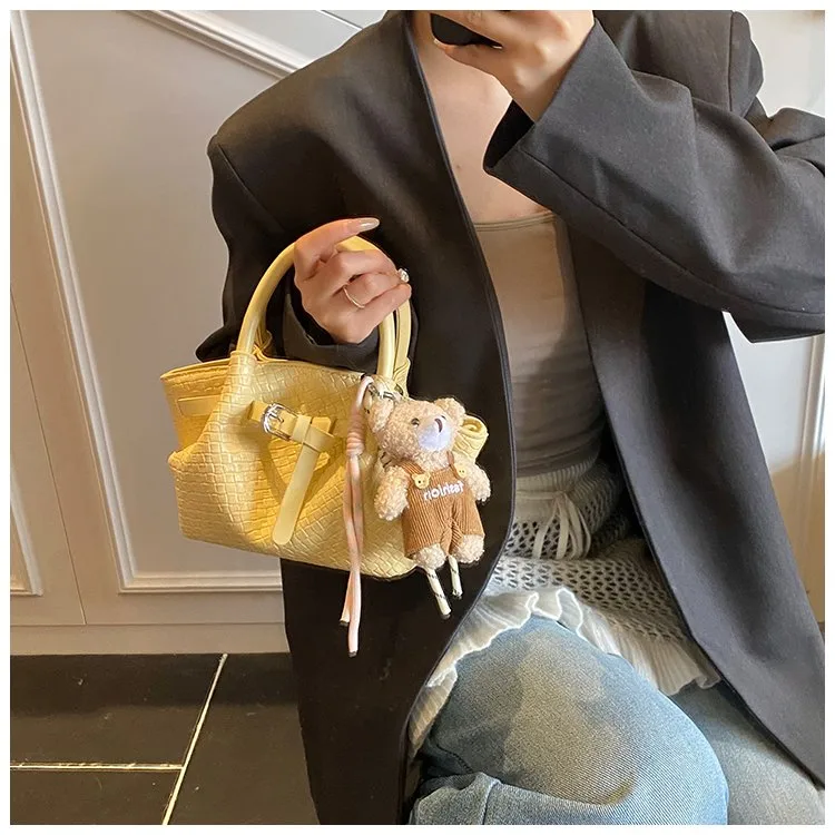 Ladies Casual Pure Color Square Artificial Leather Shoulder Bag With Pendant Street Style Cute Zipper Closure Handbag For All Seasons display picture 26
