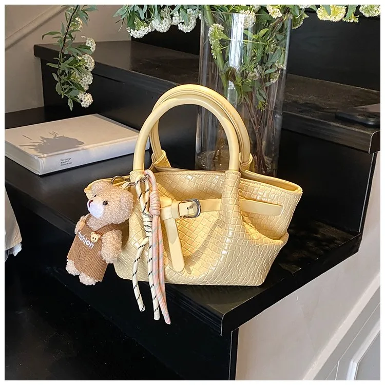 Ladies Casual Pure Color Square Artificial Leather Shoulder Bag With Pendant Street Style Cute Zipper Closure Handbag For All Seasons display picture 30