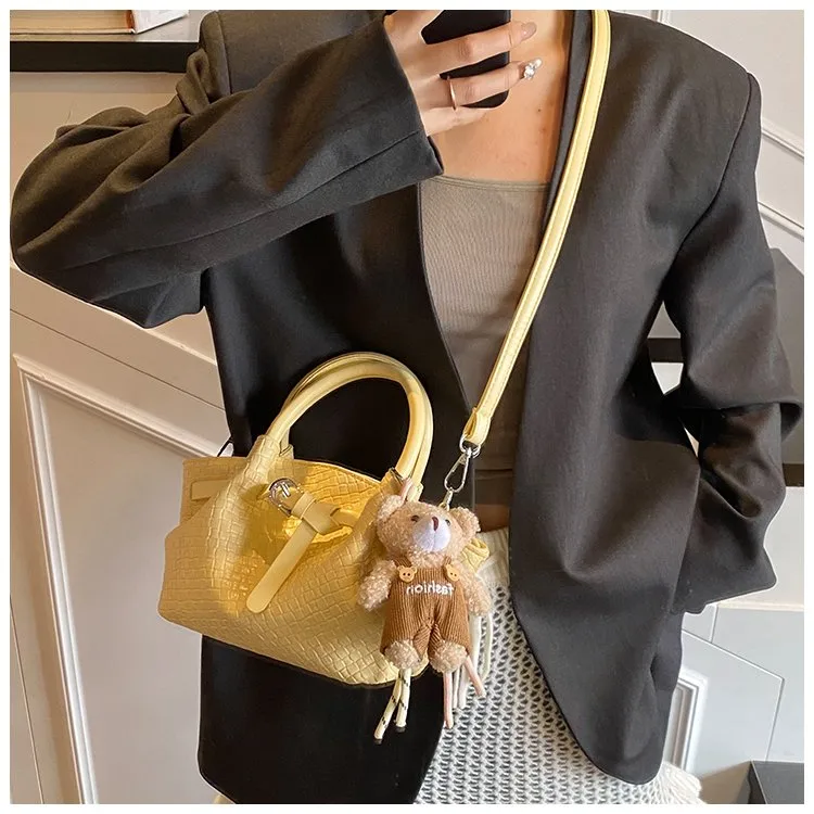 Ladies Casual Pure Color Square Artificial Leather Shoulder Bag With Pendant Street Style Cute Zipper Closure Handbag For All Seasons display picture 21