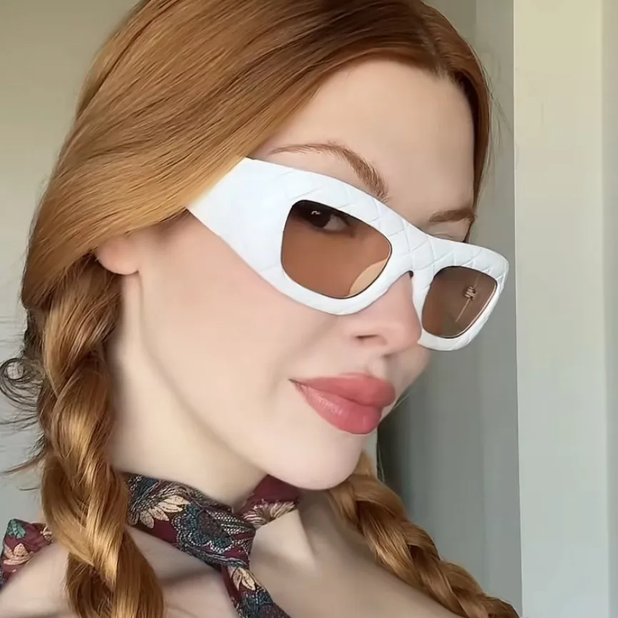 2000 S Style Grid Pattern Sunglasses Women Fashion Personalized Hip Hop Punk Glasses Travel Party Sunscreen Square Frame Full Frame display picture 1
