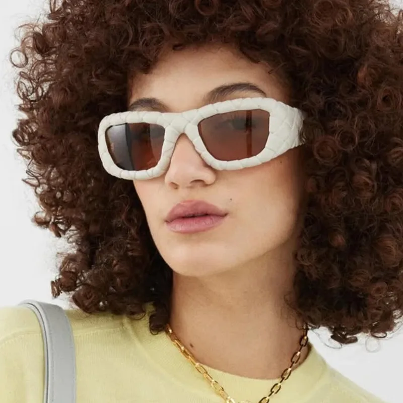 2000 S Style Grid Pattern Sunglasses Women Fashion Personalized Hip Hop Punk Glasses Travel Party Sunscreen Square Frame Full Frame display picture 4