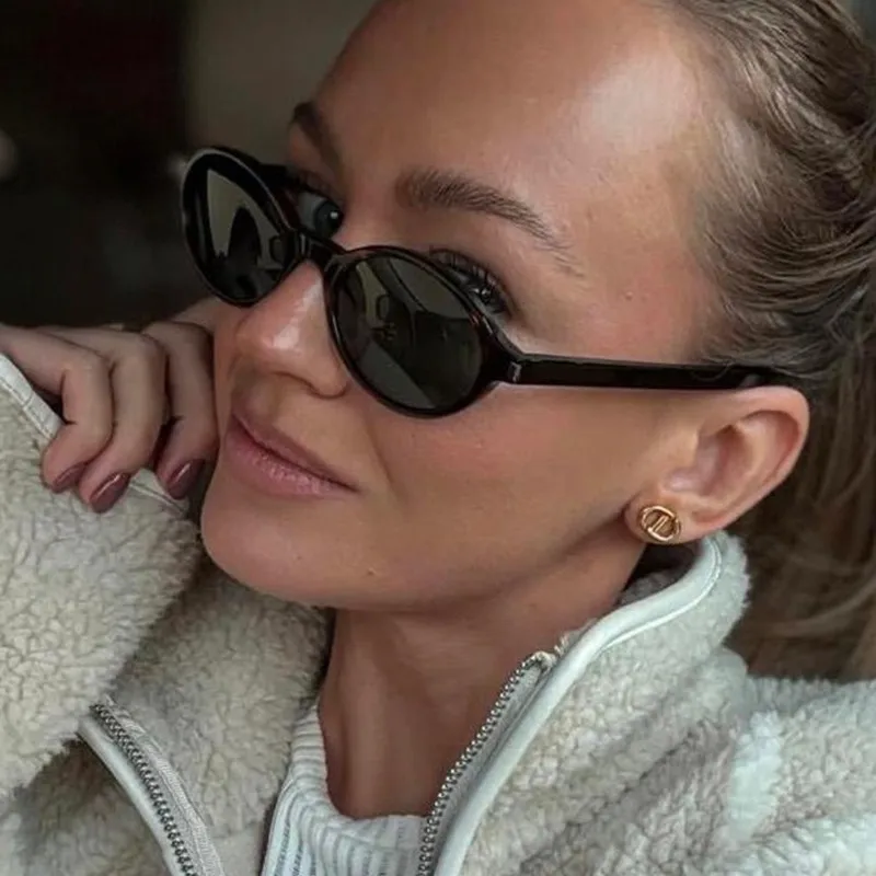 Elegant Oval Sunglasses Women's Simple Style  Fashion Sunglasses Travel Sunscreen Gray And Black display picture 4