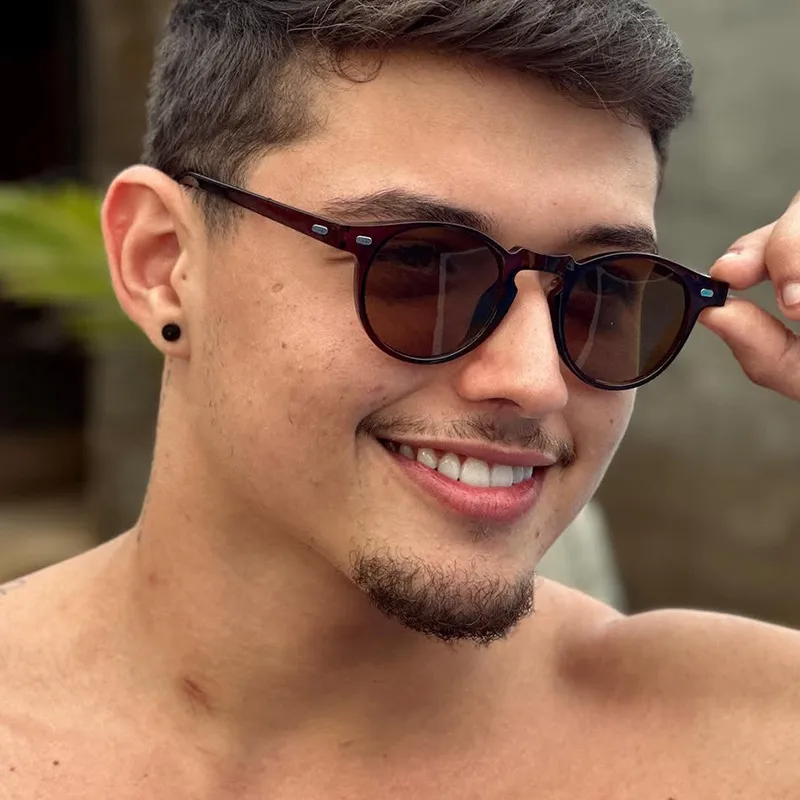 Men's Round Frame Sunglasses Simple Fashion Retro European American Style Fashion Sunscreen Travel Full Frame Black AC Material display picture 3